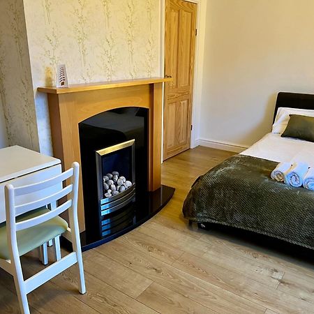 Housefield Stay, Room 4 Stoke-on-Trent ภายนอก รูปภาพ
