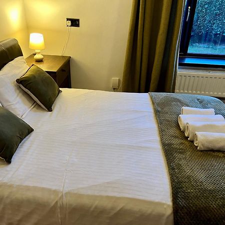Housefield Stay, Room 4 Stoke-on-Trent ภายนอก รูปภาพ