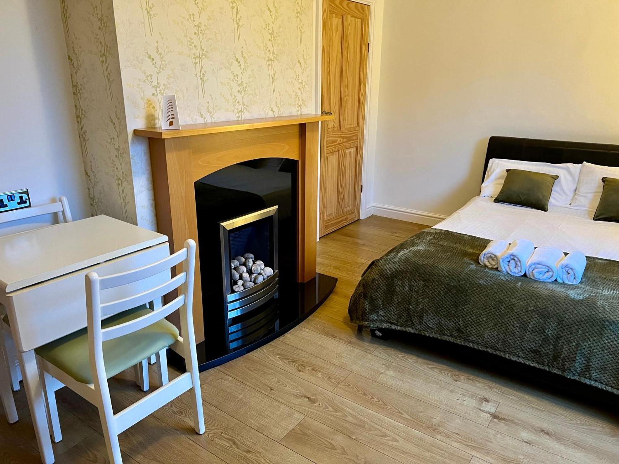 Housefield Stay, Room 4 Stoke-on-Trent ภายนอก รูปภาพ