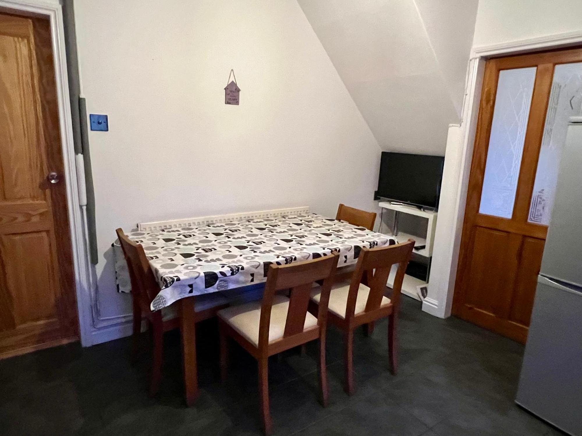 Housefield Stay, Room 4 Stoke-on-Trent ภายนอก รูปภาพ